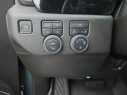 Used 2025 Chevrolet Silverado 1500 LT w/ Z71 Off-Road Package image 21