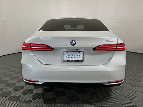 Certified 2025 BMW 530i w/ Premium Package image 6
