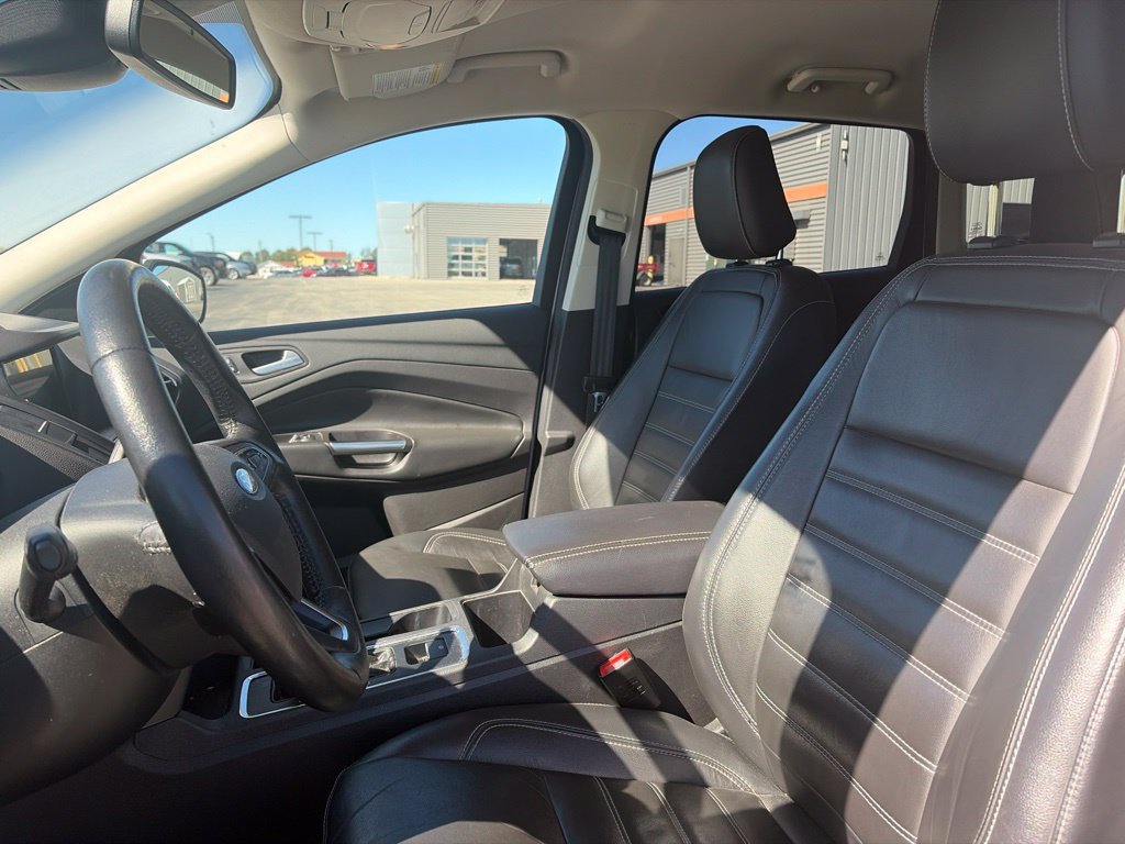 Used 2018 Ford Escape SEL w/ Ford Safe & Smart Package AWD/4WD image 4