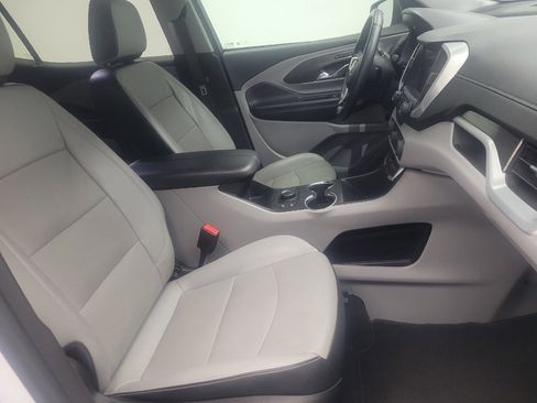 Used 2024 GMC Terrain SLT FWD image 21