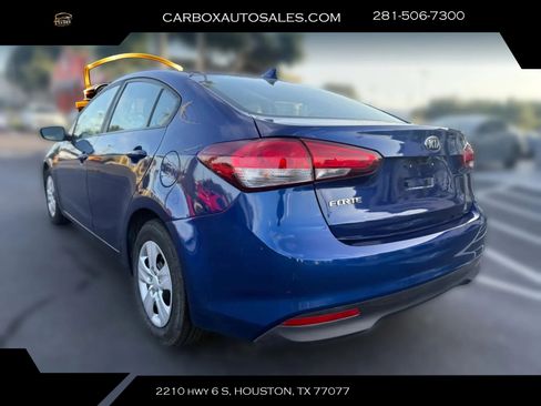 Used 2018 Kia Forte LX FWD image 3