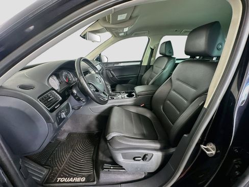 Used 2016 Volkswagen Touareg Sport AWD/4WD image 13