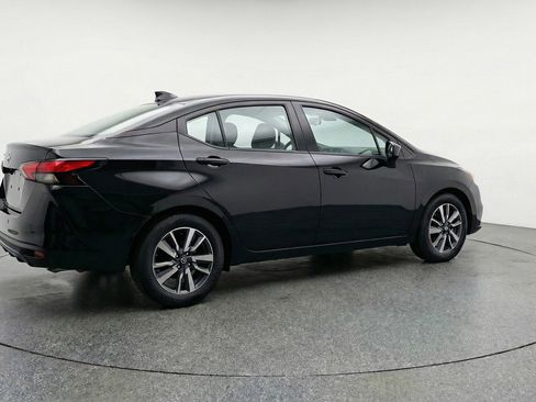 Used 2025 Nissan Versa SV image 6