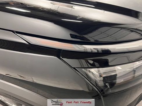 Used 2025 Nissan Pathfinder SV FWD image 10