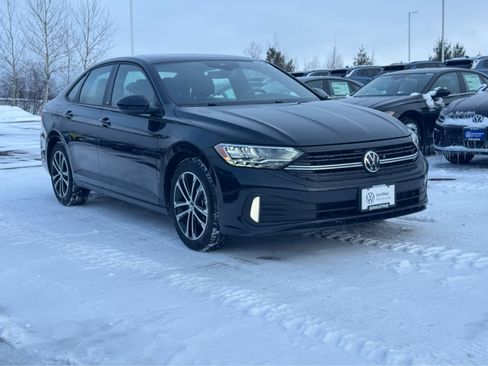 Used 2024 Volkswagen Jetta Sport image 7