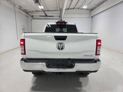 Used 2022 RAM 2500 Tradesman w/ Chrome Appearance Group AWD/4WD image 4