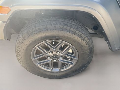 Used 2024 Jeep Wrangler Unlimited Sport AWD/4WD image 39