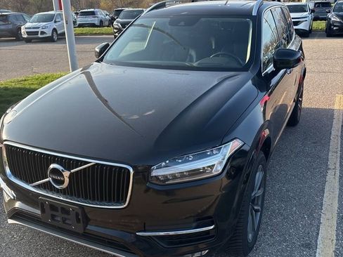 Used 2019 Volvo XC90 T6 Momentum image 1
