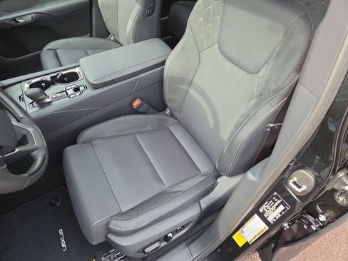 New 2026 Lexus RX 450h AWD image 6