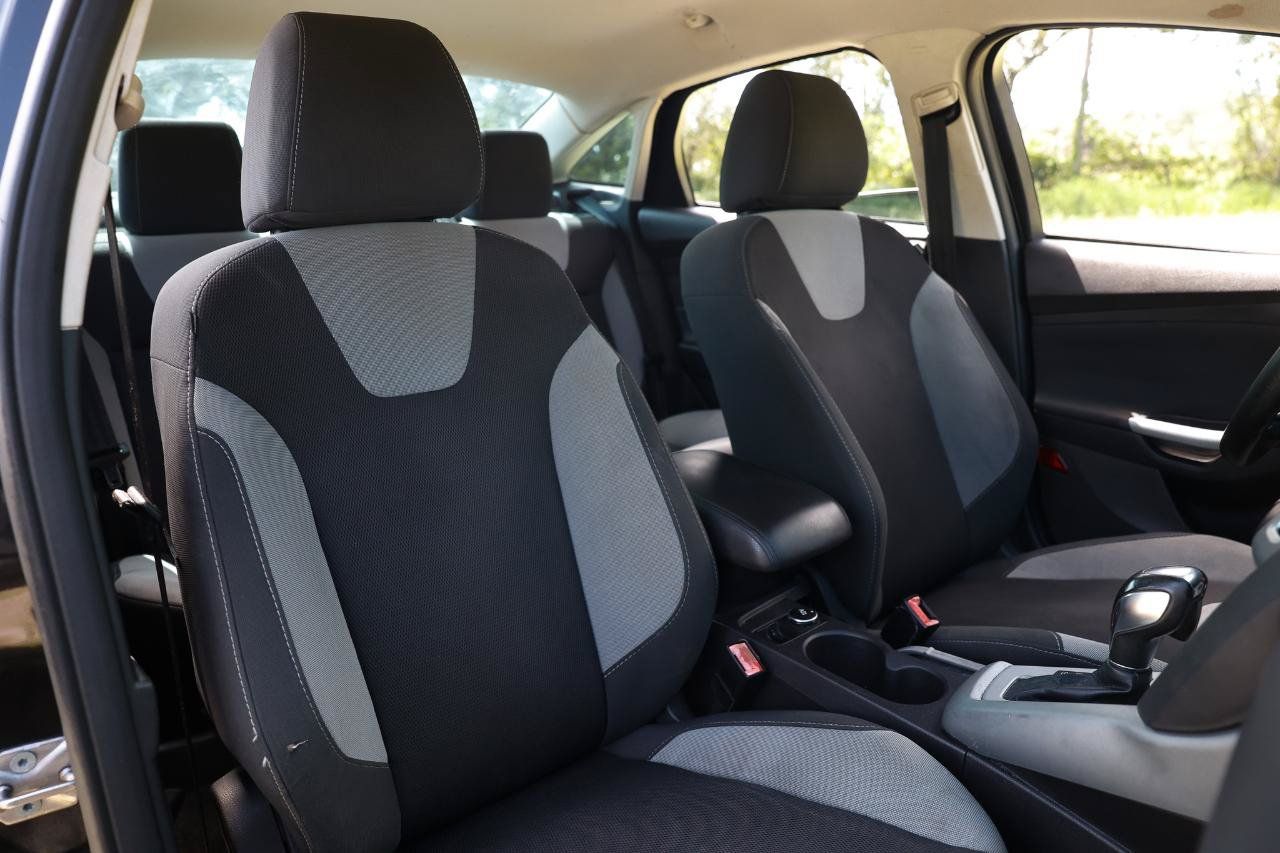 Used 2012 Ford Focus SE FWD image 18