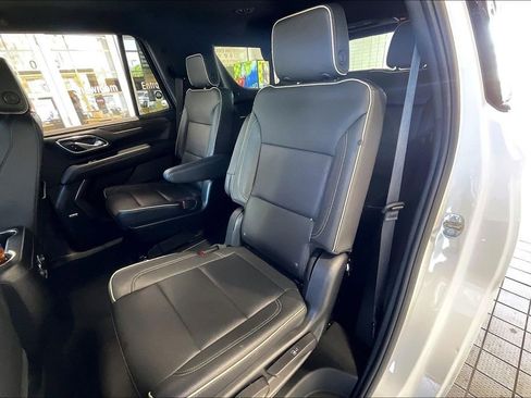 Used 2023 Chevrolet Tahoe Premier RWD image 14