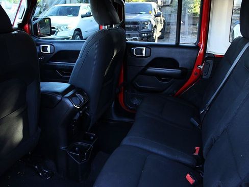 Used 2020 Jeep Wrangler Unlimited Sahara AWD/4WD image 14