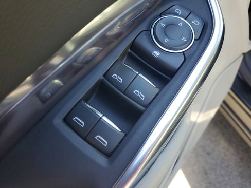 Used 2023 Cadillac XT4 Luxury w/ Cold Weather Package image 20