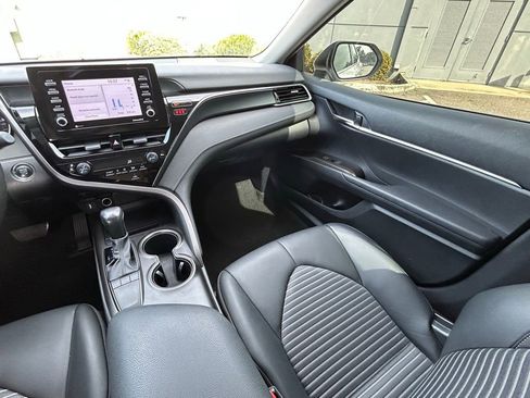 Used 2023 Toyota Camry SE w/ Convenience Package FWD image 11