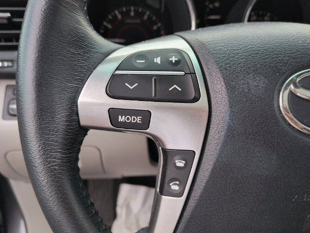 Used 2012 Toyota Highlander SE w/ Tow Pkg AWD/4WD image 19