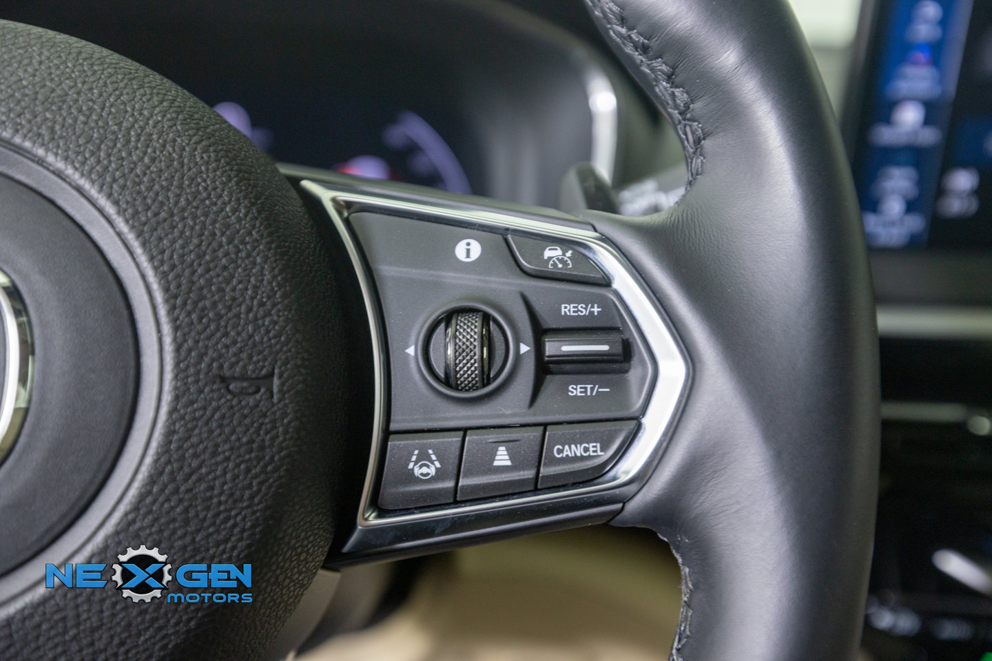Used 2025 Acura MDX w/ Technology Package AWD/4WD image 18