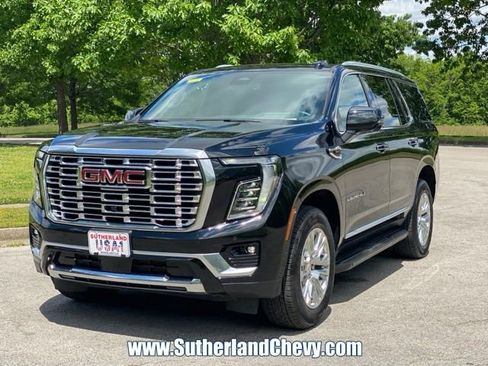 Used 2025 GMC Yukon Denali AWD/4WD image 3