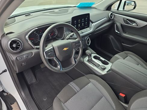 Certified 2025 Chevrolet Blazer LT AWD/4WD image 10