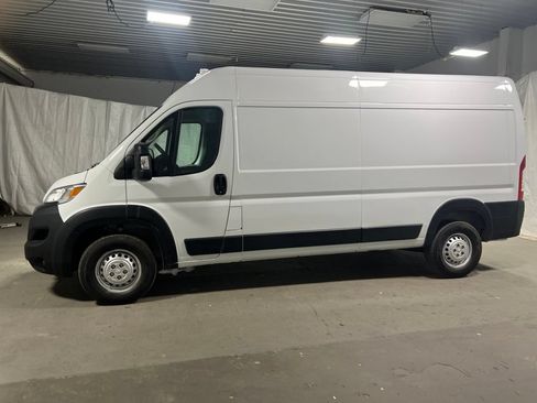 Used 2025 RAM ProMaster 2500 w/ Convenience Group FWD image 4