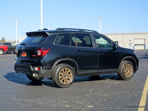 Used 2023 Honda Passport TrailSport image 13