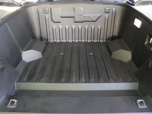 New 2025 GMC Hummer EV 2X image 18