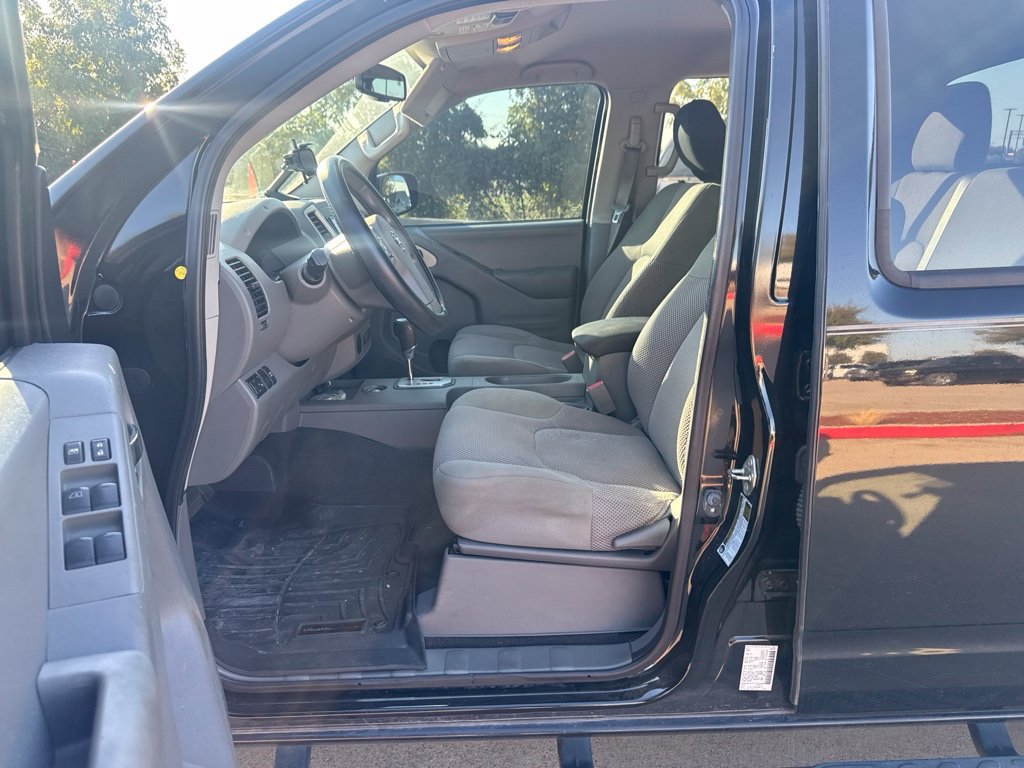 Used 2020 Nissan Frontier SV w/ Midnight Edition Floor Mats RWD image 10