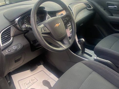 Used 2020 Chevrolet Trax LS w/ Tint and Cruise Package FWD image 21