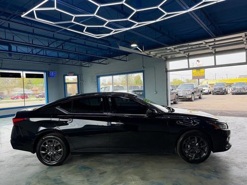 Used 2019 Nissan Altima 2.5 SV AWD/4WD image 9