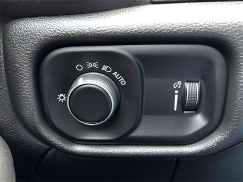 Used 2021 RAM 3500 Tradesman w/ Chrome Appearance Group image 17