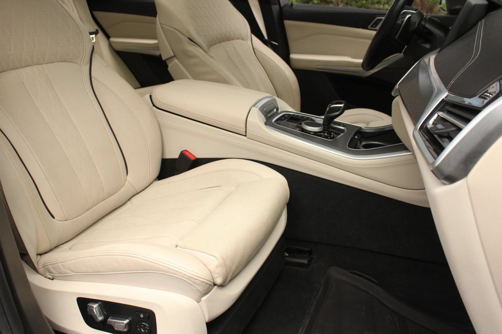 Used 2019 BMW X5 xDrive40i w/ Executive Package AWD/4WD image 30