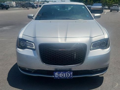 Used 2021 Chrysler 300 S RWD image 2