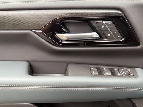 New 2026 GMC Yukon AT4 w/ AT4 Premium Plus Package AWD/4WD image 9