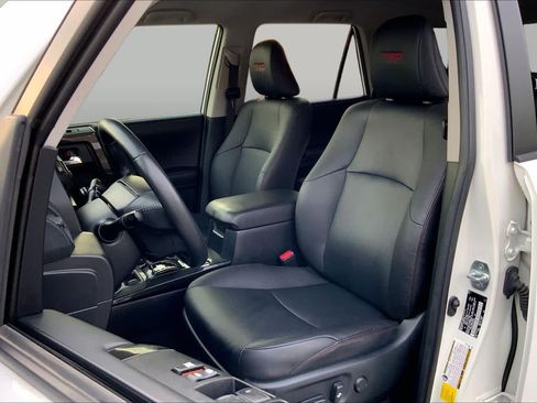 Used 2023 Toyota 4Runner TRD Off-Road Premium w/ Off Road Premium Plus Package AWD/4WD image 8