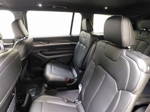 New 2025 Jeep Grand Cherokee L Limited w/ Black Appearance Package image 10