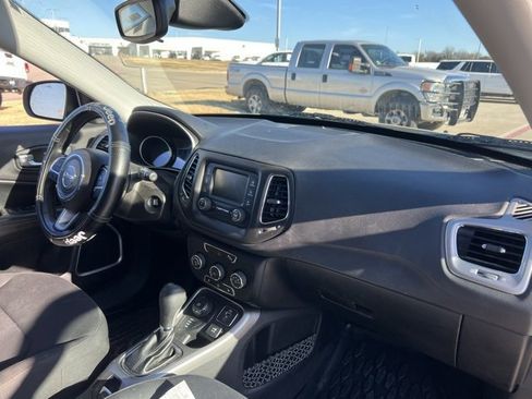 Used 2017 Jeep Compass Sport w/ Cold Weather Group image 5