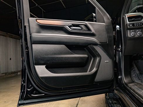 Used 2025 GMC Yukon XL Denali w/ Denali Reserve Package image 29