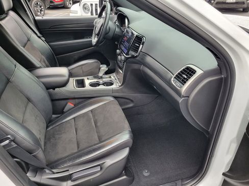 Used 2021 Jeep Grand Cherokee Laredo X RWD image 17
