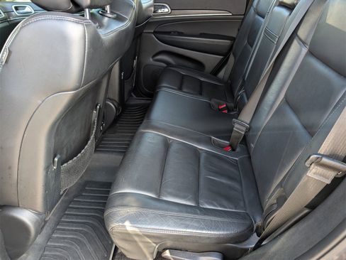 Used 2018 Jeep Grand Cherokee Limited image 30