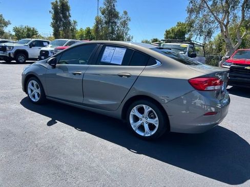 Used 2019 Chevrolet Cruze Premier image 4