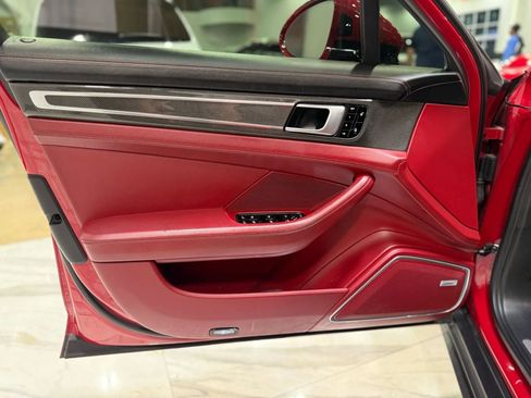 Used 2018 Porsche Panamera 4S image 19