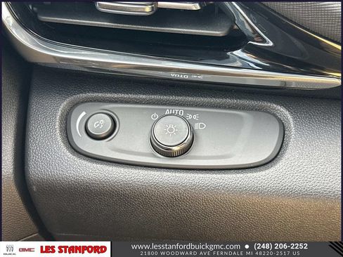 Certified 2025 Buick Envista Sport Touring FWD image 27