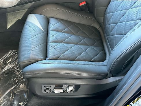 Certified 2023 BMW X7 xDrive40i image 19