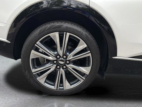 Certified 2025 Cadillac Optiq Luxury 2 AWD/4WD image 15