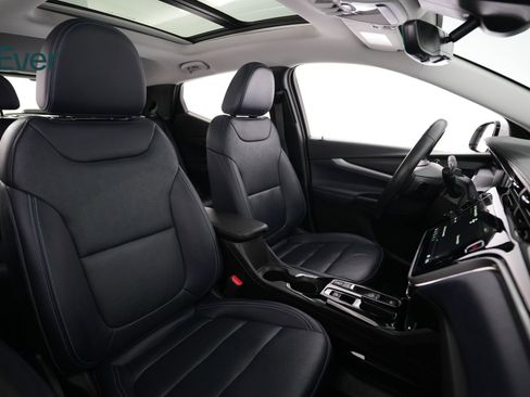 Used 2023 Chevrolet Bolt EUV Premier w/ Sun & Sound Package image 23