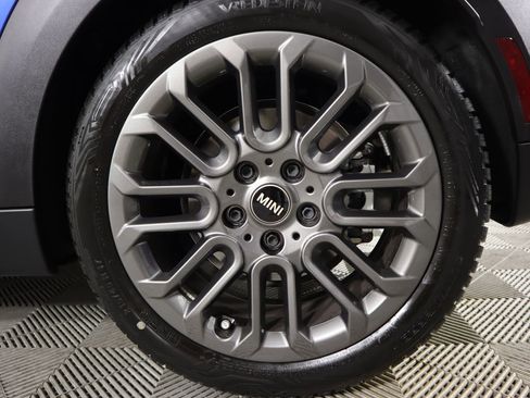 Certified 2025 MINI Cooper S image 31