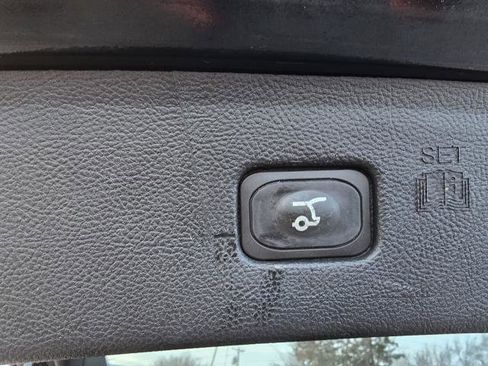 Used 2024 Ford Edge Titanium image 28