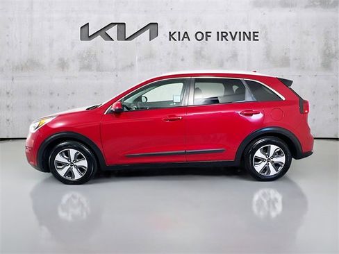 Used 2018 Kia Niro LX image 4