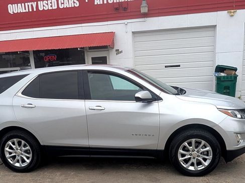 Used 2020 Chevrolet Equinox LT w/ LPO, Floor Liner Package image 4