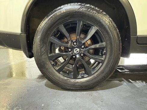 Used 2017 Nissan Rogue SV w/ Midnight Edition Package AWD/4WD image 28
