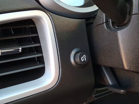 Used 2017 Chevrolet Equinox LT image 27